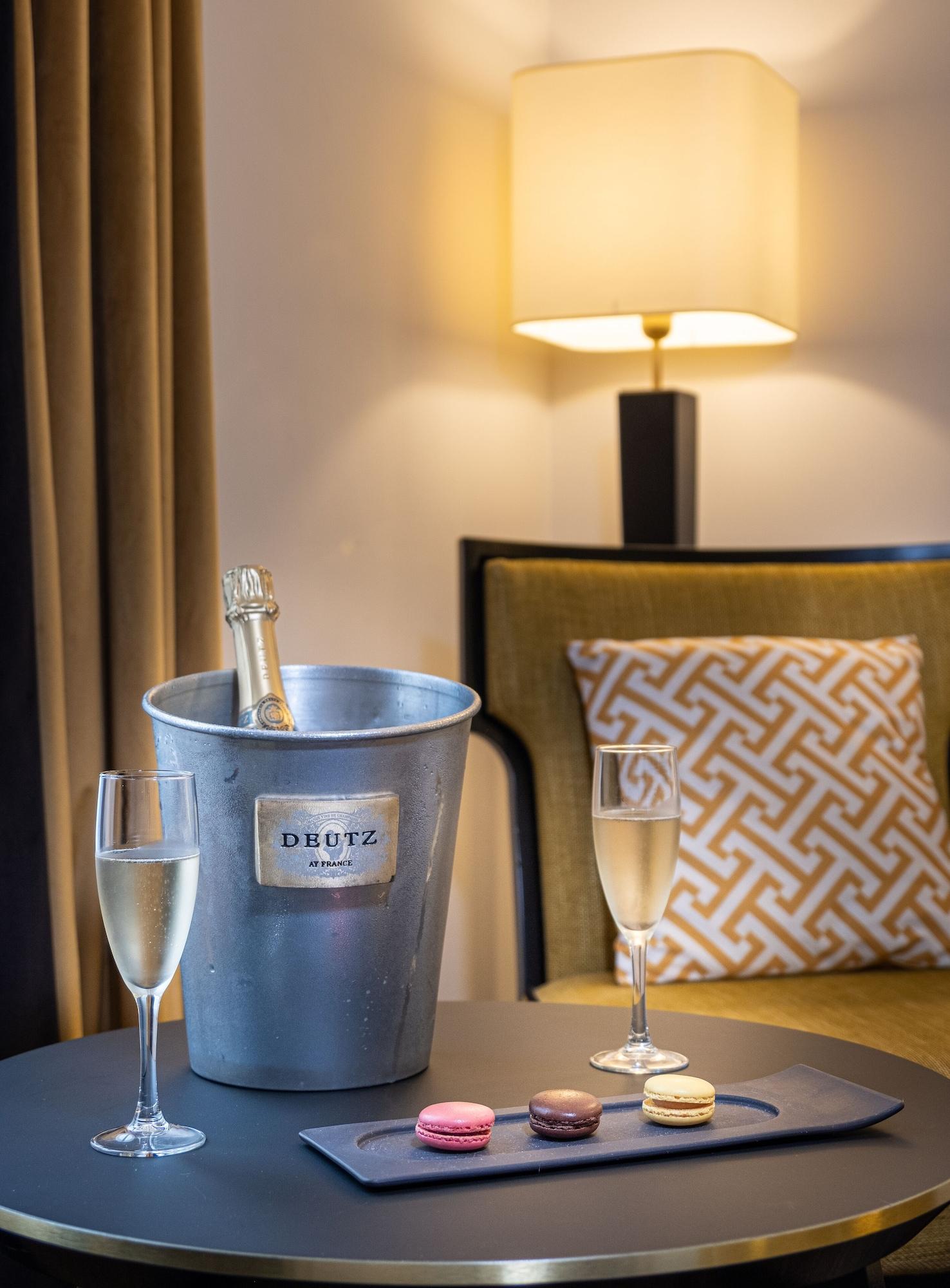 Hotel Le Marquis By Inwood Hotels Paris Bagian luar foto