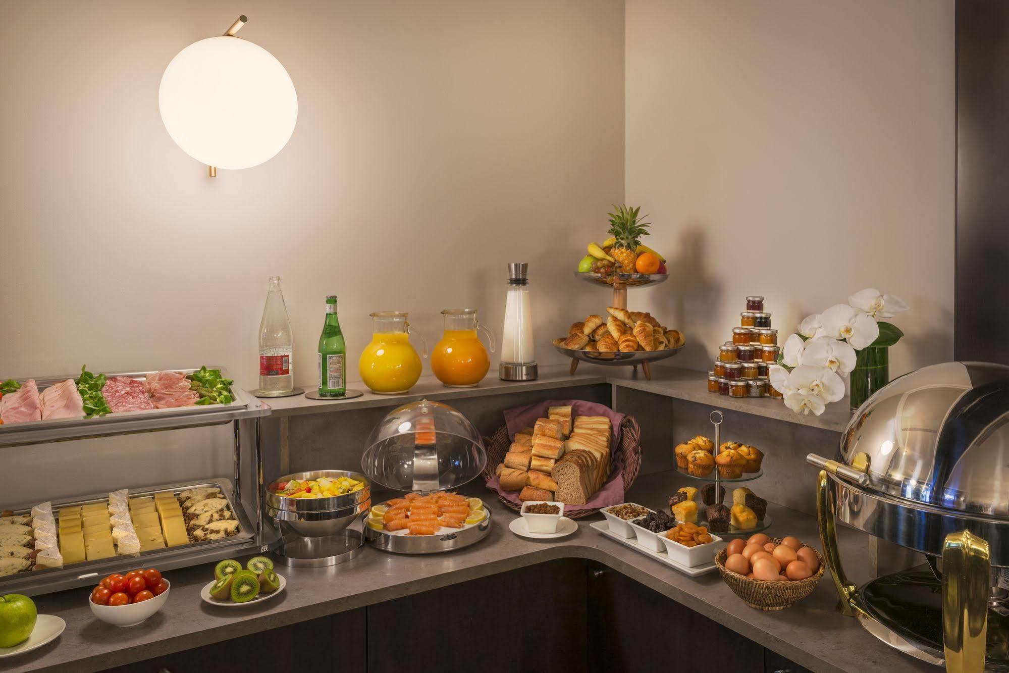Hotel Le Marquis By Inwood Hotels Paris Bagian luar foto